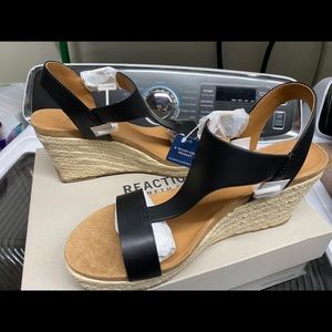 Kenneth Cole Reaction Wedges